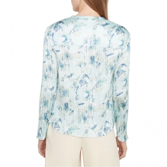 Vince Crushed Satin V Neck Blouse Size M Button Front Floral Pale Lagoon Pleated - Picture 7 of 12